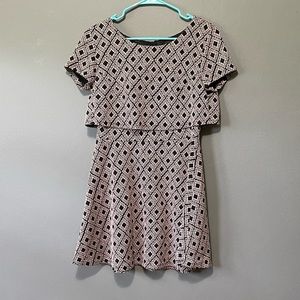 City triangle short sleeve dress